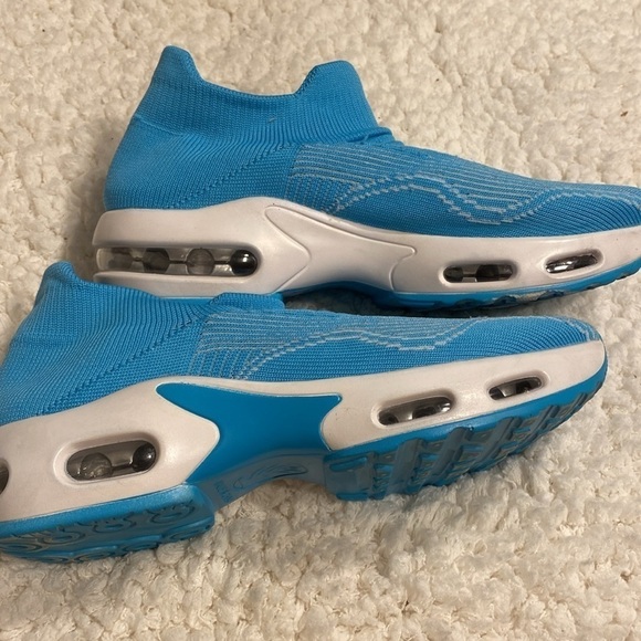 Womens Aertrex blue stretch nice slip on shoes.  Comfortable!!!! - Picture 3 of 6